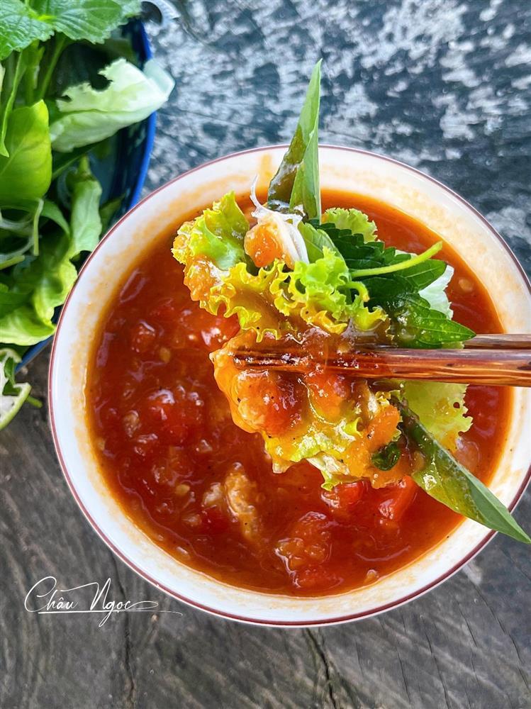 Món ăn chống ngán sau Tết: Sốt cà chua chấm rau sống ngon nhức nách-3