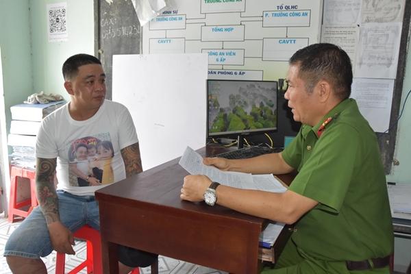 Chủ quán cà phê massage kích dục đầu thú-1