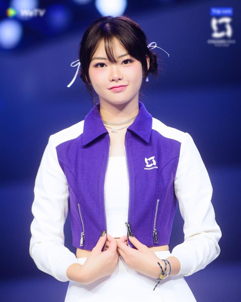 Cựu thành viên nhóm nhạc đông nhất Việt Nam gây chú ý khi tham gia show quốc tế-2