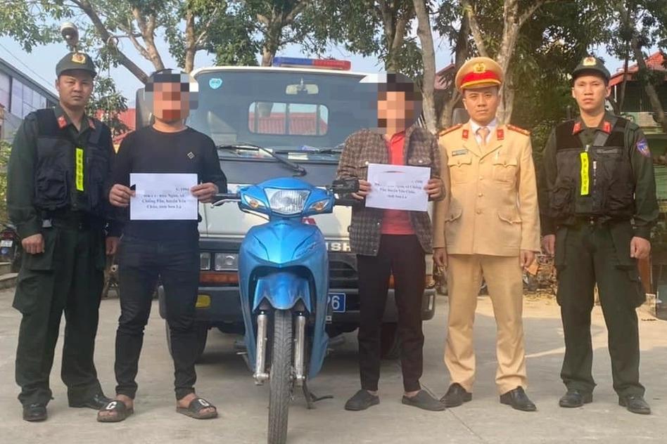 Khởi tố, bắt khẩn cấp thanh niên đánh võng như rang lạc trên cầu Nhật Tân-3