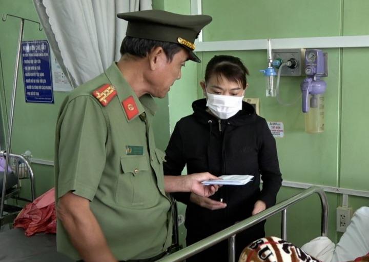 Tiền Giang: Bị dừng xe, nam thanh niên tông thẳng vào công an-1