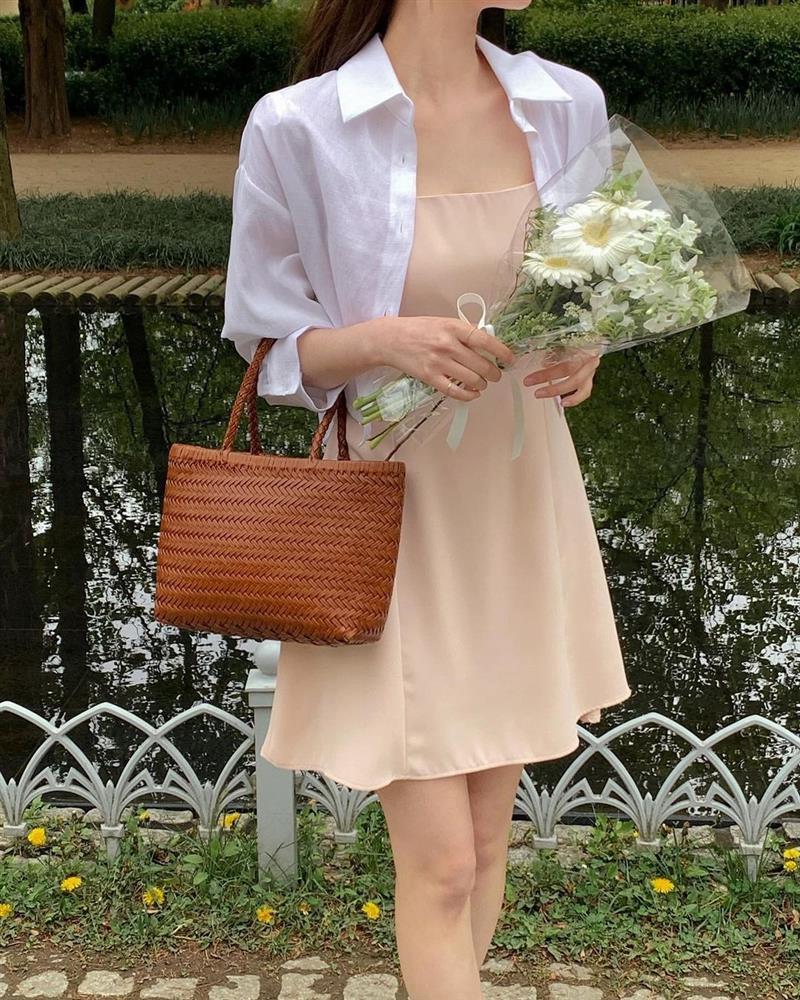 4 kiểu áo sơ mi giúp bạn trông thon thả, mảnh mai hơn-5