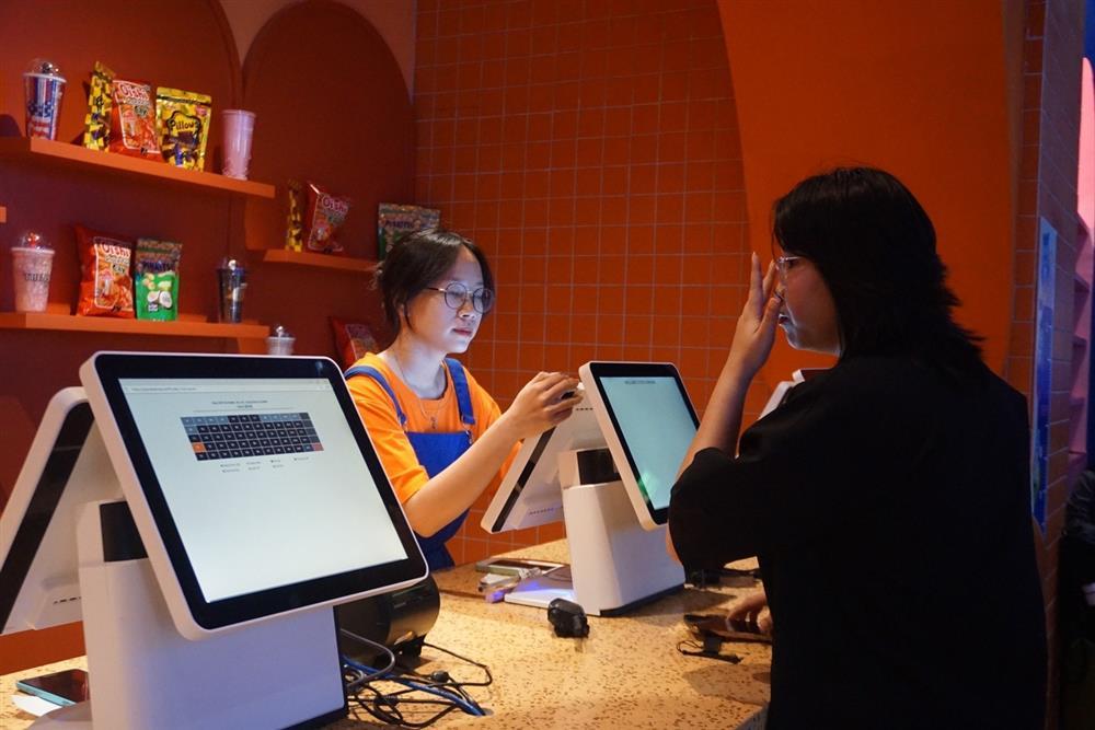 Đào, phở và piano chiếu ở TPHCM: Rạp kín ghế, web đặt vé sập do quá tải-2