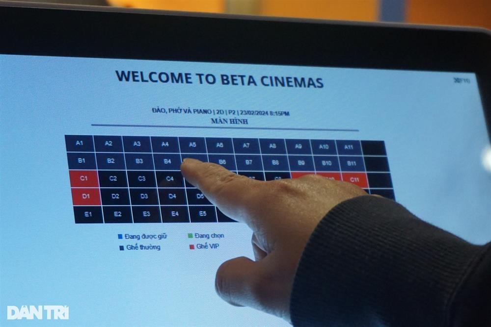 Đào, phở và piano chiếu ở TPHCM: Rạp kín ghế, web đặt vé sập do quá tải-3