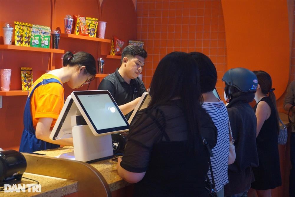 Đào, phở và piano chiếu ở TPHCM: Rạp kín ghế, web đặt vé sập do quá tải-4