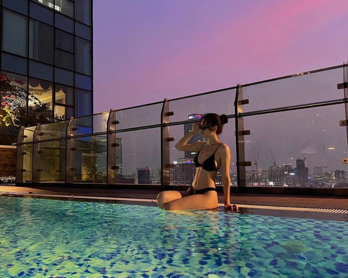 Em gái Đặng Văn Lâm mê áo ngắn lửng lơ khoe eo chuẩn, chiều cao gần 1,8m đáng mơ ước-4