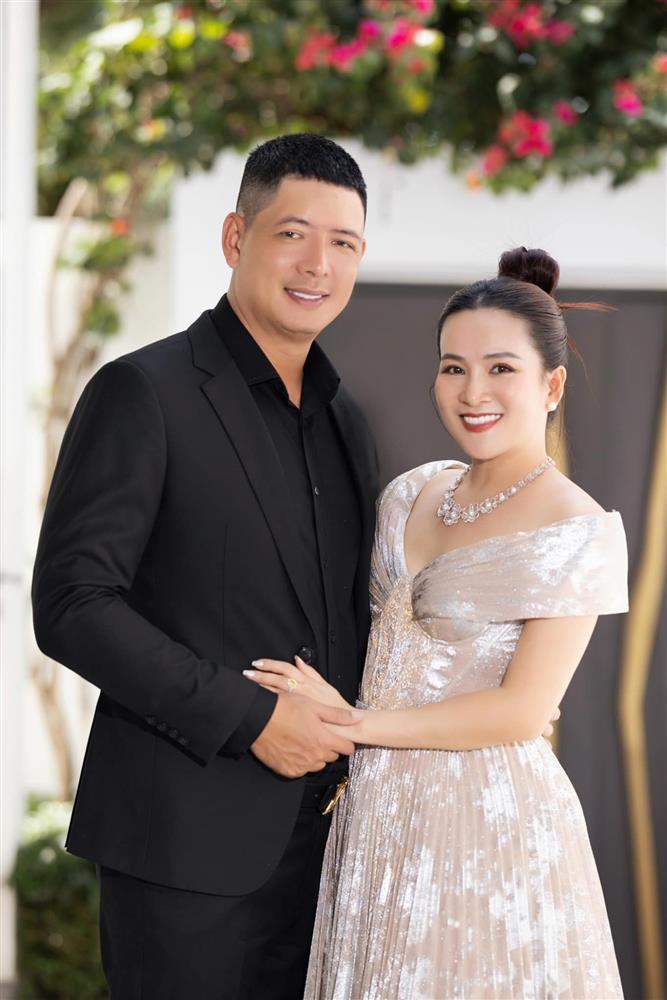 Được mệnh danh nam thần màn ảnh Việt, Bình Minh bất ngờ lui về ở ẩn, hôn nhân viên mãn bên vợ đại gia hơn tuổi-10