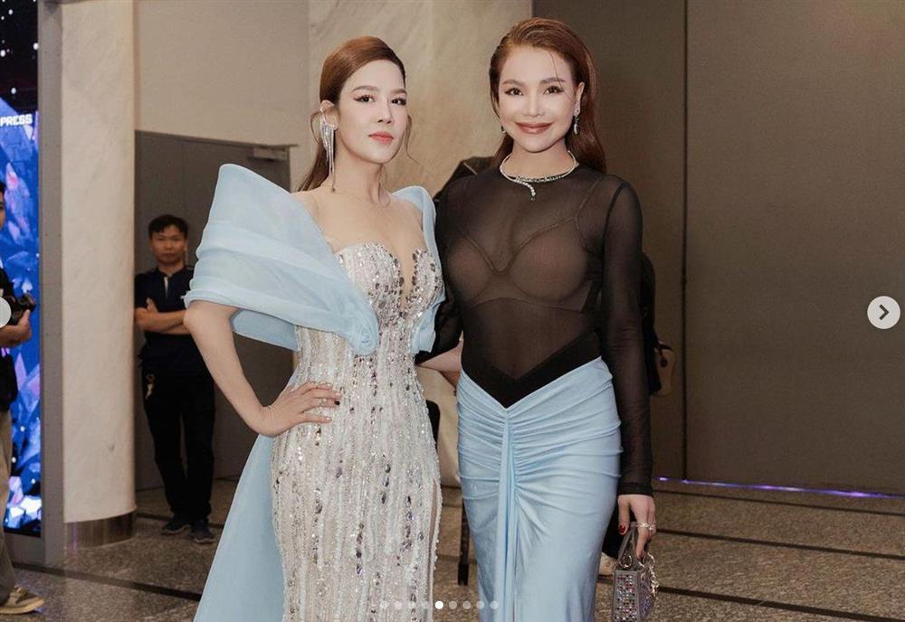 Danh tính mỹ nữ Cà Mau có vòng ba 1,17m, mặc áo tắm đi giữa phố-7