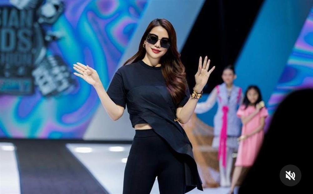 Bí quyết đẹp, đẹp nữa, đẹp mãi ở tuổi U50 của bà trùm hoa hậu Trương Ngọc Ánh-1