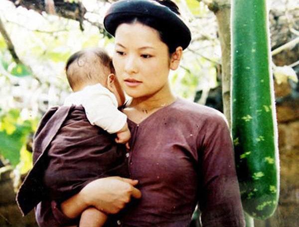 Hôn nhân đời thực của mỹ nhân Hà thành xưa: NSND Thu Quế viên mãn bên người chồng Đại tá tài hoa-1