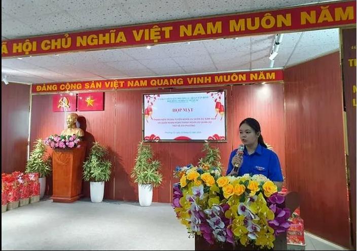 Những bóng hồng tình nguyện xin đi nghĩa vụ quân sự gây sốt mạng-4