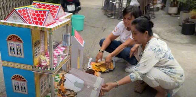 Hồng Loan tổ chức giỗ đầu nghệ sĩ Vũ Linh, gia đình Hồng Nhung cúng riêng-5