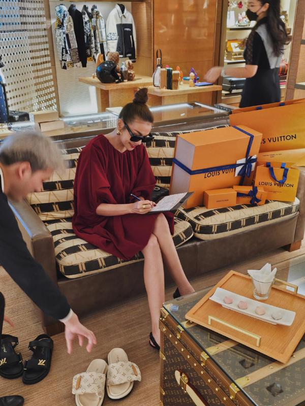 Phạm Thanh Hằng khoe vóc dáng sau Tết: Đẹp như thế nào mà fan ai cũng muốn biết bí quyết giữ cân?-1