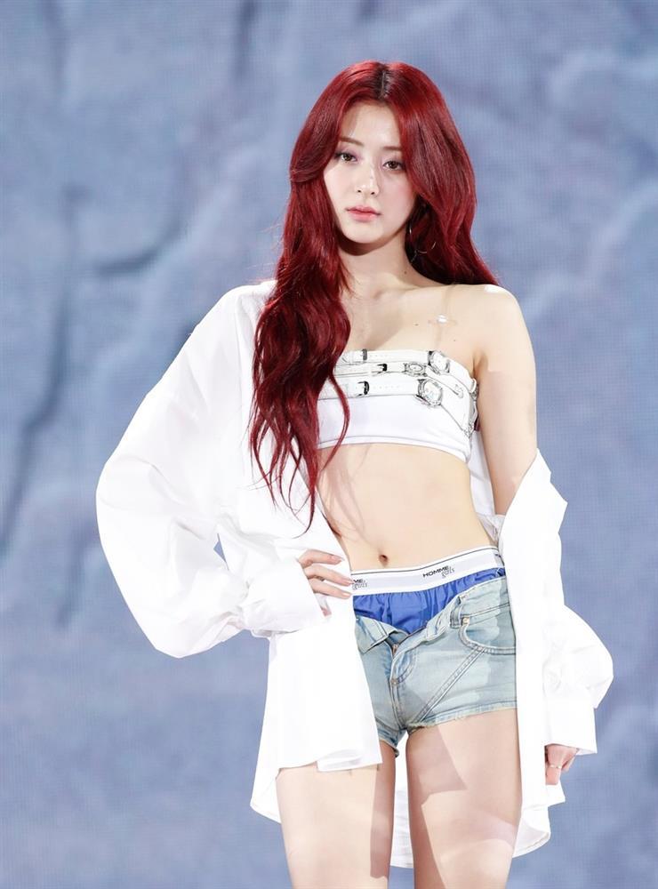 Idol gen 4 ngày càng hở bạo, tất cả là tại Jennie?-1