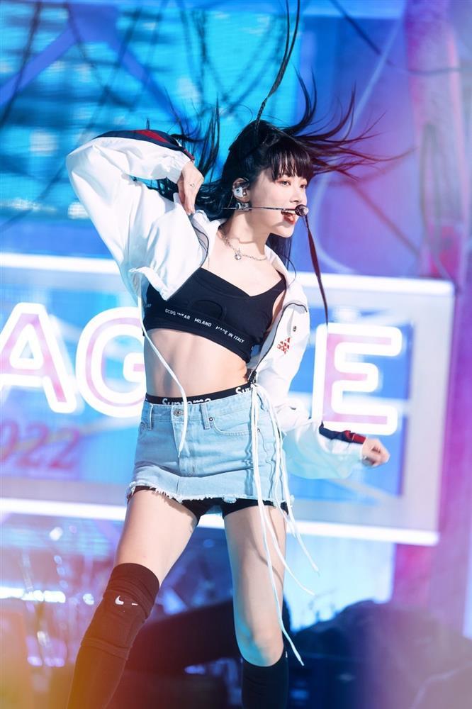 Idol gen 4 ngày càng hở bạo, tất cả là tại Jennie?-3