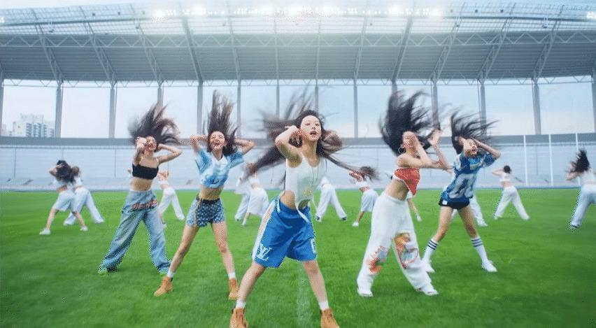 Idol gen 4 ngày càng hở bạo, tất cả là tại Jennie?-4