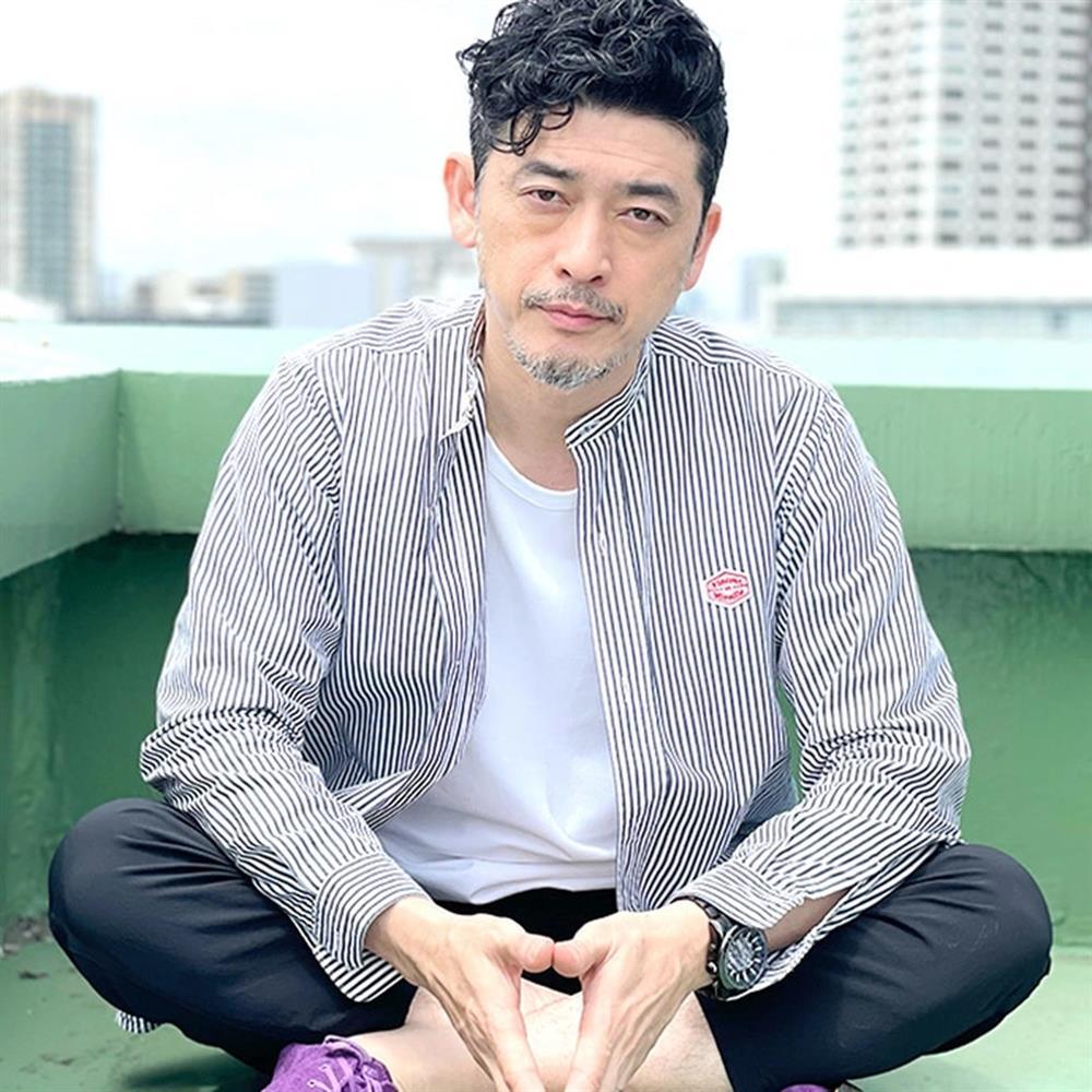 Đạo diễn nổi tiếng Nhật Bản trữ 50 video nóng quay lén nữ đồng nghiệp-1