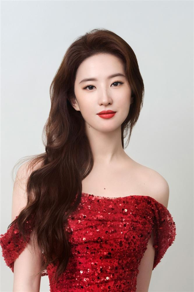 Rộ tin Lưu Diệc Phi bị mẹ giục lấy chồng, sớm có con ở tuổi U40-3