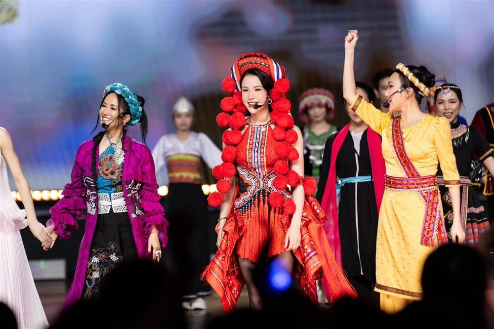 Diệp Lâm Anh: Tôi là trụ cột gia đình, tình yêu hiện tại rất xa vời-1