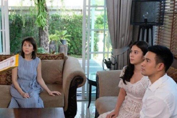 Đêm tân hôn, sau màn ân ái mặn nồng, tôi rụng rời khi thấy chồng trở dậy làm một chuyện-2