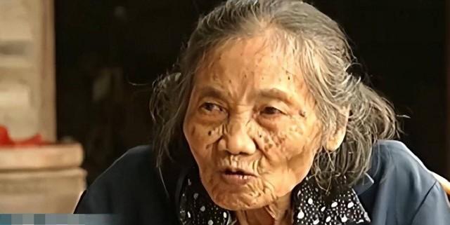 Cụ bà 91 tuổi đi viện, bác sĩ bất ngờ thông báo có thai, tiết lộ bí mật giấu kín suốt 60 năm-3