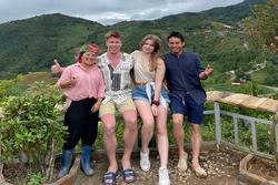 Khách nước ngoài bất ngờ về độ thân thiện, được người lạ ở Việt Nam giúp đỡ