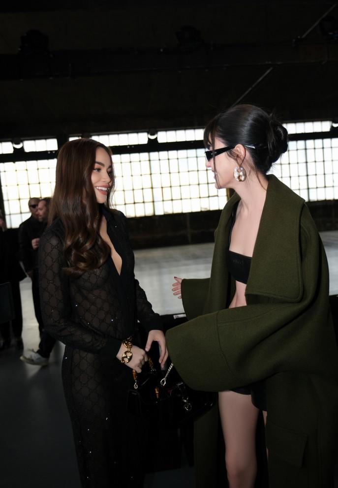 Hồ Ngọc Hà diện đồ nửa kín nửa hở, nổi bật giữa dàn sao quốc tế-6