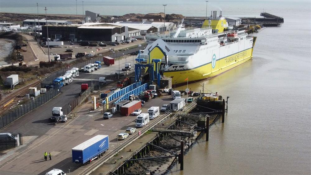 Xác minh thông tin 7 người Việt trong thùng xe tải ở Anh-1