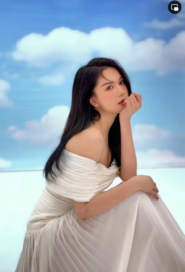 Vì sao Ngọc Trinh chỉ chụp ảnh mặc đồ kín cổng cao tường khi trở lại sau biến cố?-4