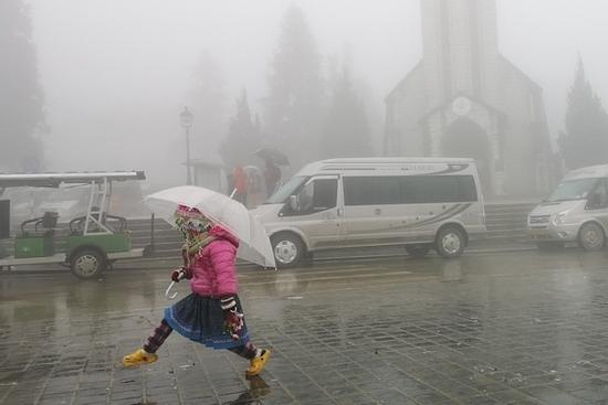 Dự báo thời tiết ngày 25/2: Nhiệt độ hạ thấp, miền Bắc mưa phùn