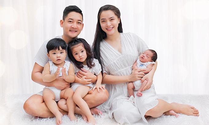 Hồ Ngọc Hà - Kim Lý và những cặp đôi đình đám Vbiz có con chung nhưng mãi không chịu cưới-7