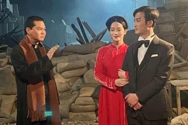 Tràn lan tin giả về Đào, phở và piano-3