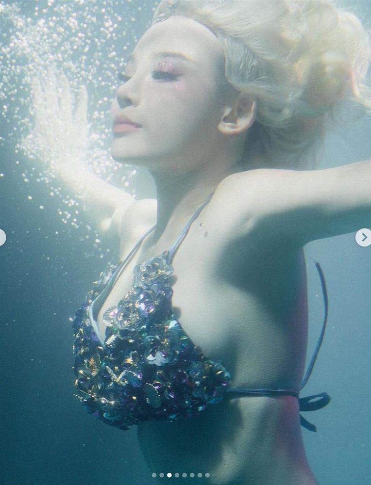 Huyền Baby có loạt áo tắm cắt xẻ, khoe body nóng bỏng mà chẳng hề phô-1