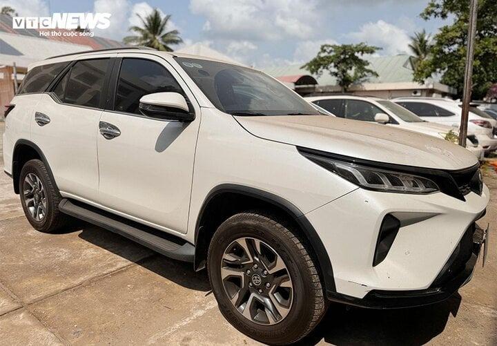 Khởi tố người đàn ông thuê 2 ô tô rồi đem bán lấy tiền tiêu xài-2