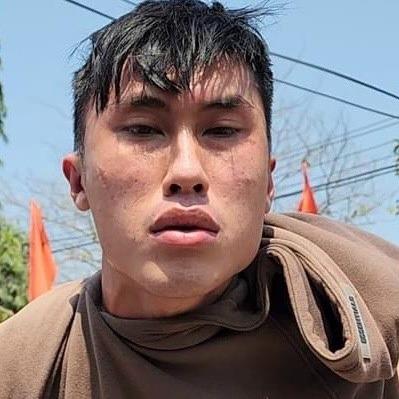 Nam thanh niên vào tiệm kim hoàn cướp kiềng vàng 30 triệu đồng-1