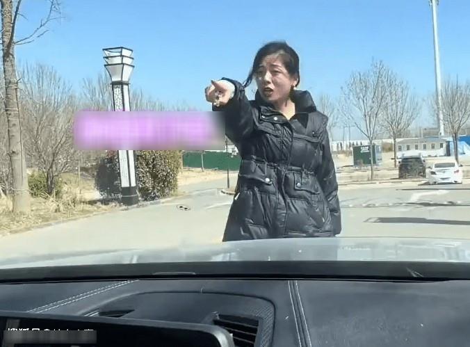 Đi 2 tiếng gặp bạn gái quen qua mạng, chàng trai vội trốn khi thấy dung nhan-1