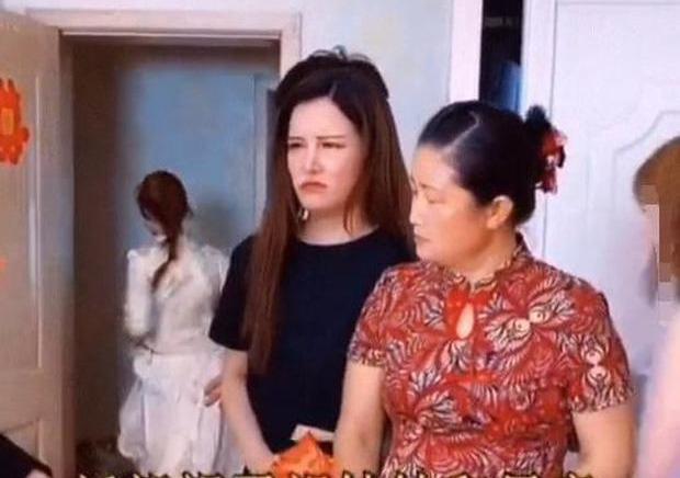 Em chồng hành động vô duyên trong lễ cưới bị chị dâu tát một cái, ngay lập tức mẹ chồng có phản ứng gây choáng-2