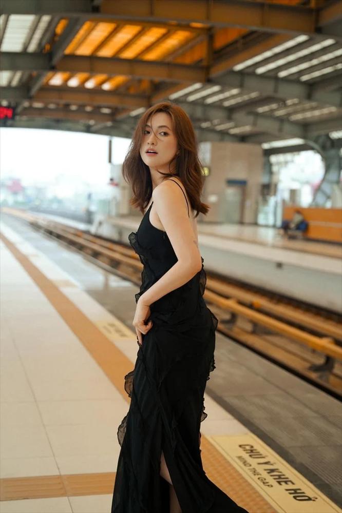 Nữ chính phim Mai cân mọi phong cách: Lúc quyến rũ, khi thanh thuần-1