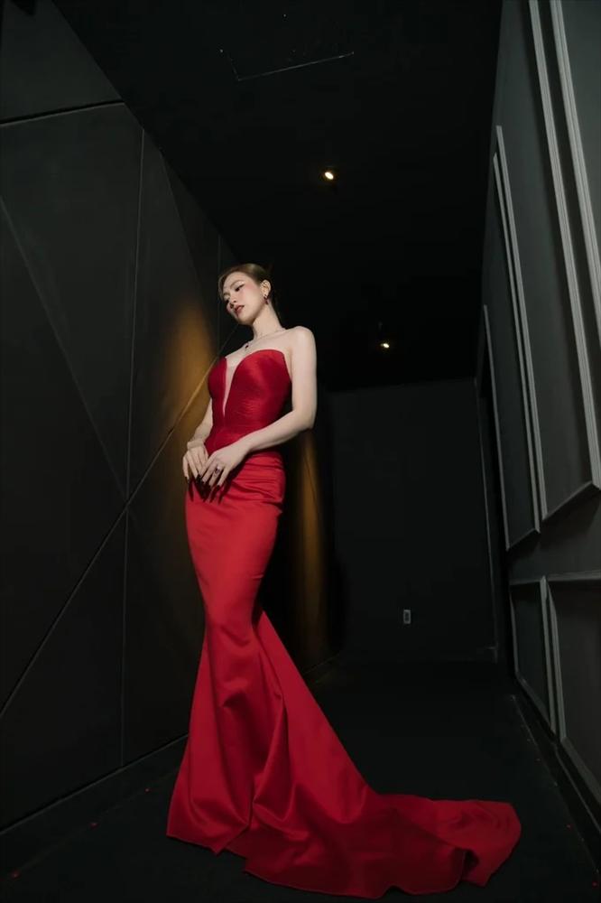 Nữ chính phim Mai cân mọi phong cách: Lúc quyến rũ, khi thanh thuần-3