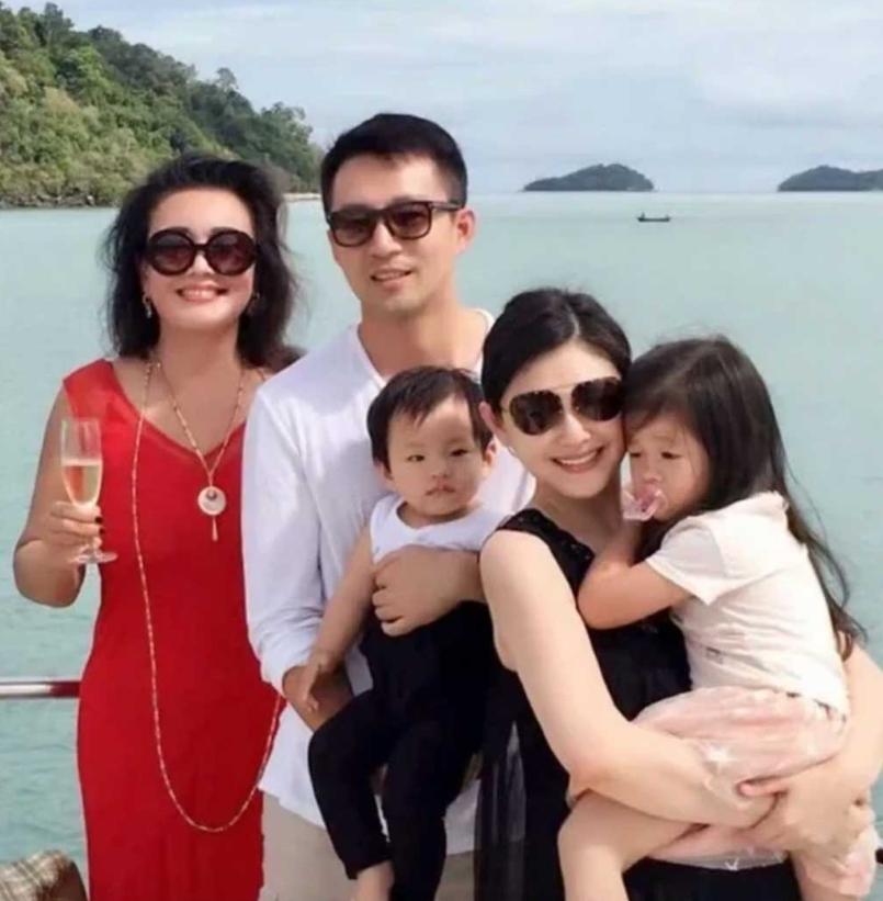 Động thái gây chú ý của Từ Hy Viên khi chồng cũ doanh nhân thông báo tái hôn-3