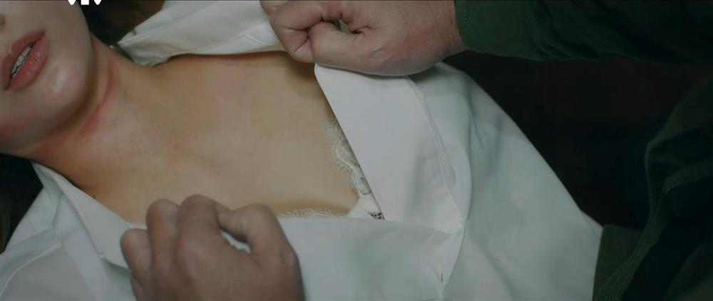 Cảnh nóng thừa và câu đùa thô của Mạnh Trường trong Chúng ta của 8 năm sau-2