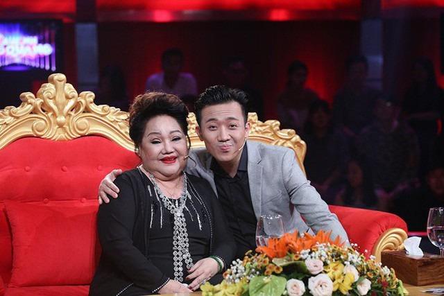 Ngoài đời xem nhau như má con nhưng NSND Ngọc Giàu từng suýt từ mặt Trấn Thành vì bị.... lừa tiền!-3