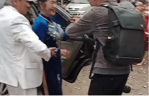 Đám cưới gây xôn xao của cụ ông 75 tuổi, có hơn 20 cháu, chắt-2