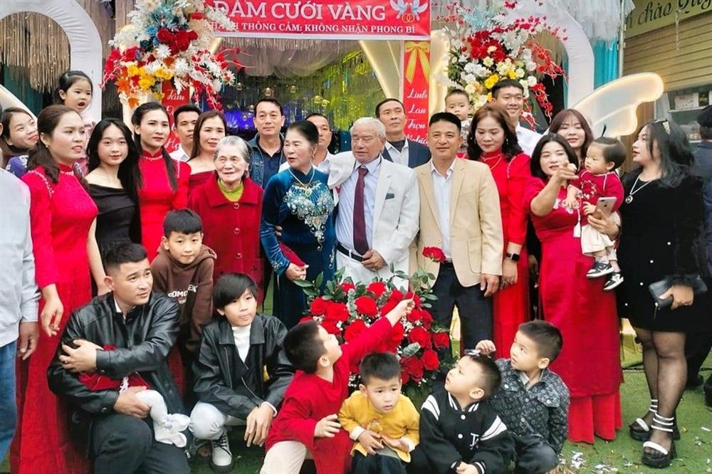 Đám cưới gây xôn xao của cụ ông 75 tuổi, có hơn 20 cháu, chắt-5