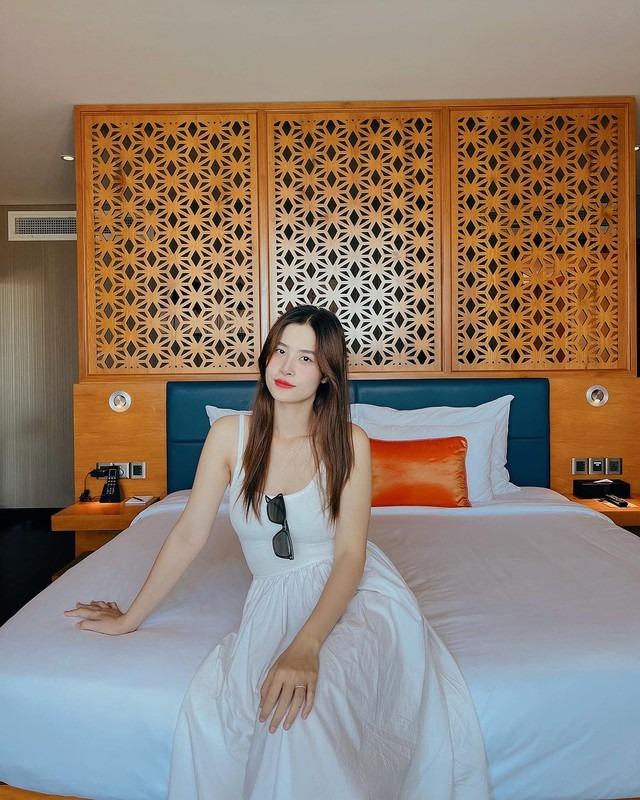 Đông Nhi gây chú ý khi lần đầu lộ trọn vóc dáng sau thông báo mang thai lần 2-4