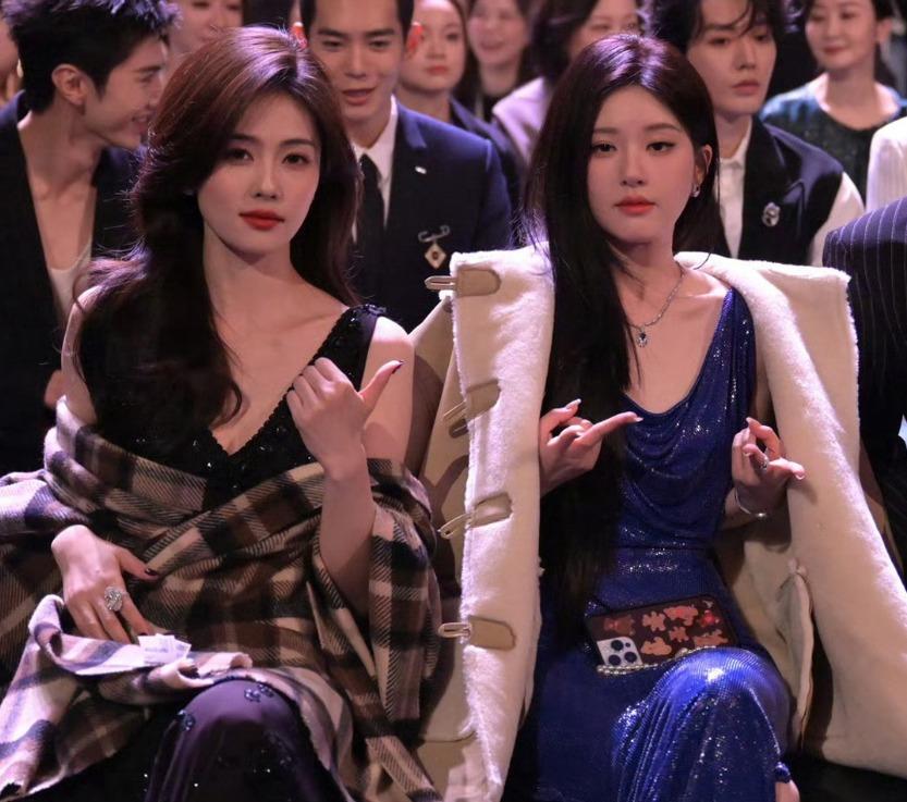 Diễn xuất gây tranh cãi, nhưng Triệu Lộ Tư, Bạch Lộc vẫn biết tận dụng điều này để ghi điểm-1