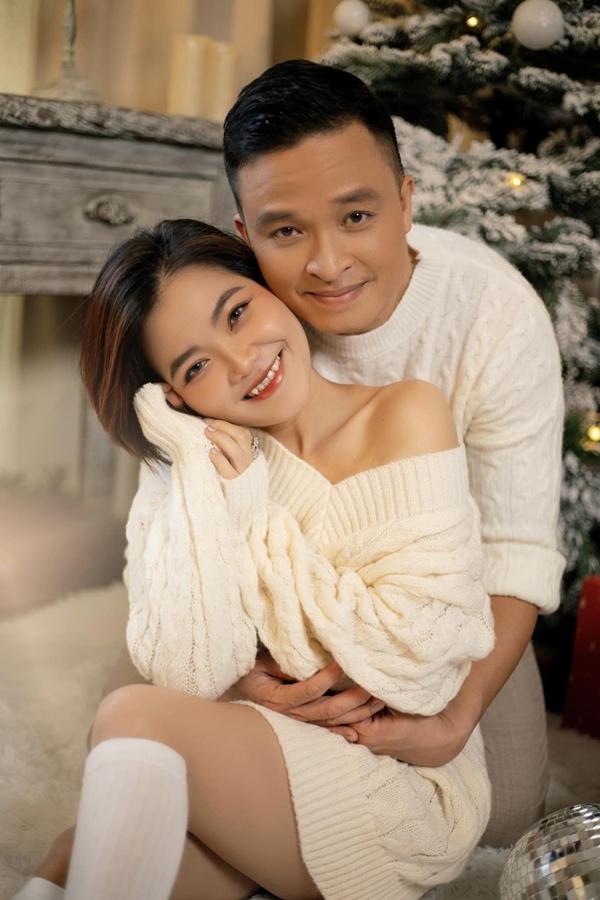 Hai nữ ca sĩ nổi tiếng có hôn nhân hạnh phúc với chồng bác sĩ là ai?-9