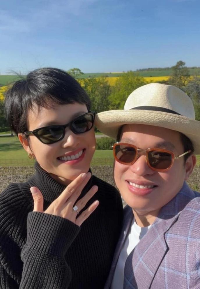 Siêu mẫu Tuyết Lan tiết lộ lễ cưới với chồng bác sĩ-9