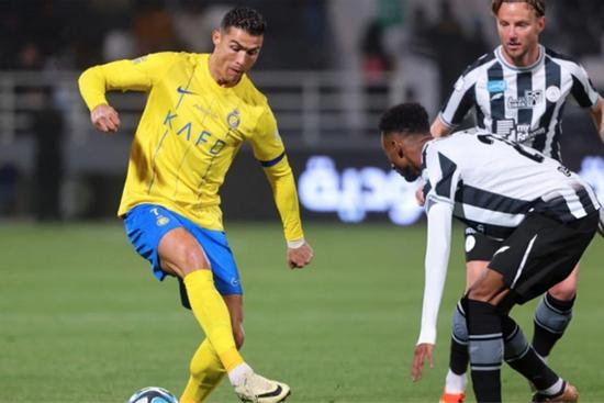 Báo Saudi Arabia: Ronaldo sẽ trả giá vì hành động phản cảm