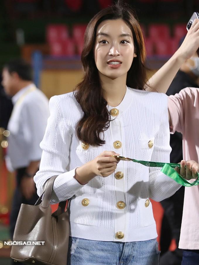 Từng là hoa hậu nghèo nhất VN, giờ Đỗ Mỹ Linh diện set đồ 2 tỷ chuẩn phu nhân chủ tịch-6